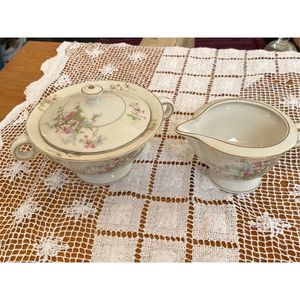 Theodore Haviland New York sugar bowl and creamer. Apple Blossom pattern. Mint.